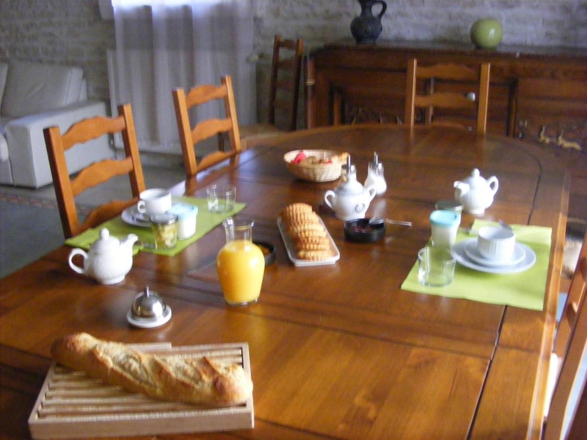 Le Logis De La Venise Verte Saint-Hilaire-la-Palud Luaran gambar